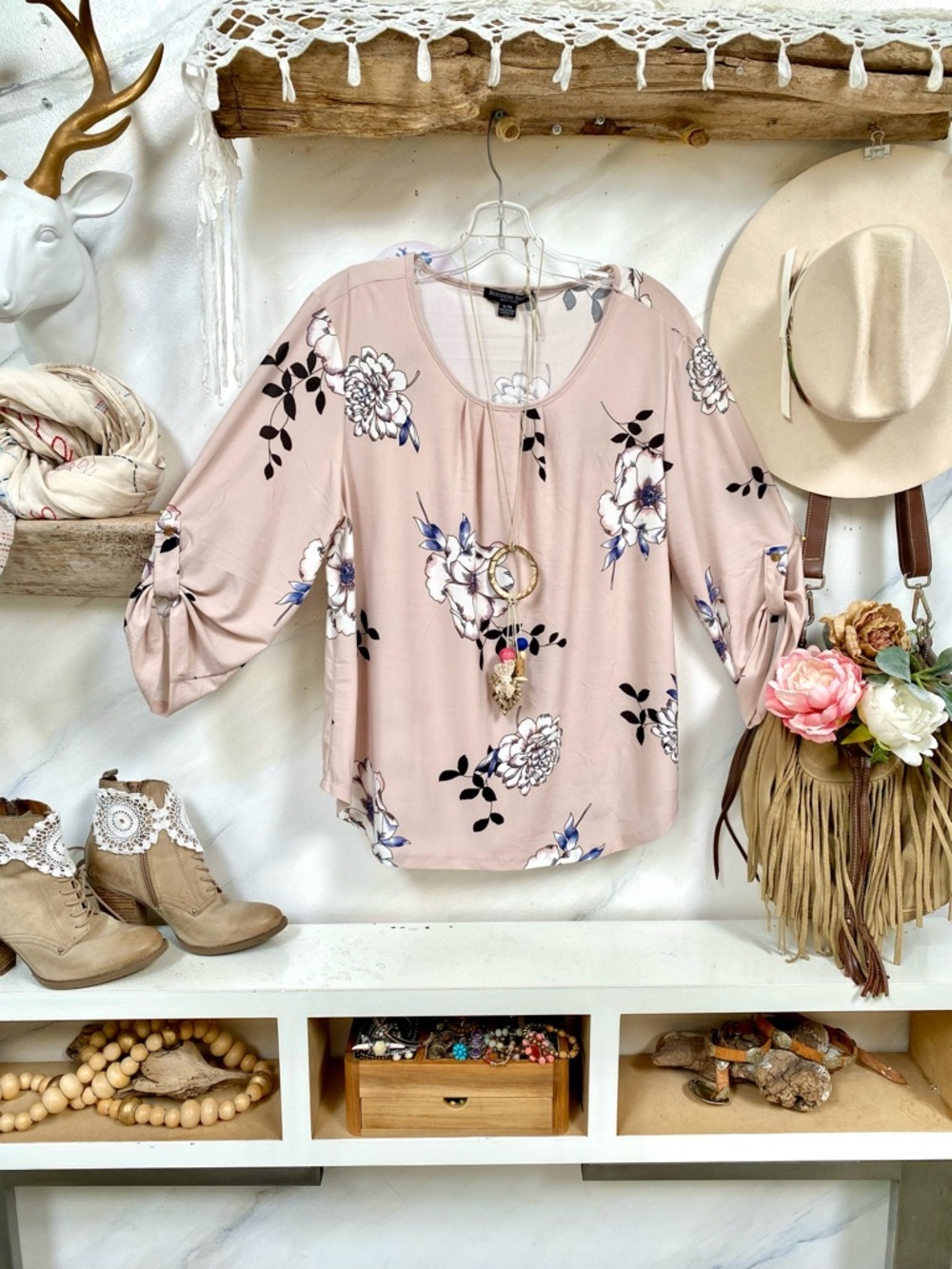 Blush floral boho blouse w shabby chic resort vacay vibe